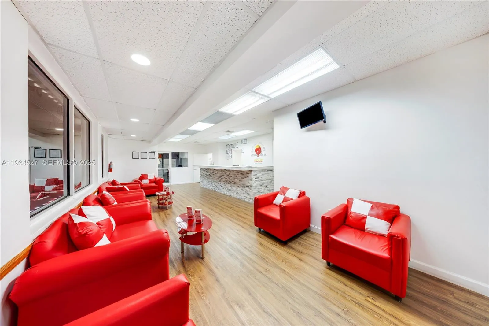 700 E 1st Ave, Hialeah FL 33010