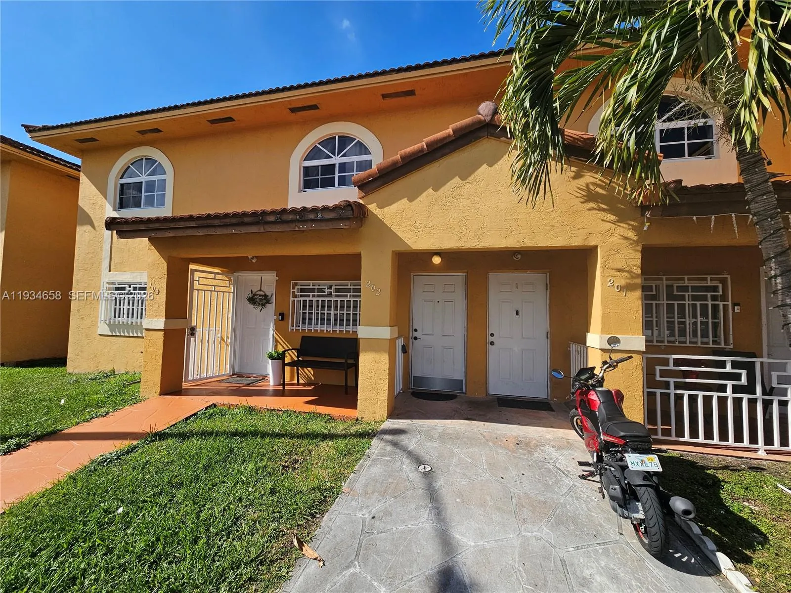 2 bedroom 2 bath for sale at 7762 W 34th Ln # 202, Hialeah FL 33018