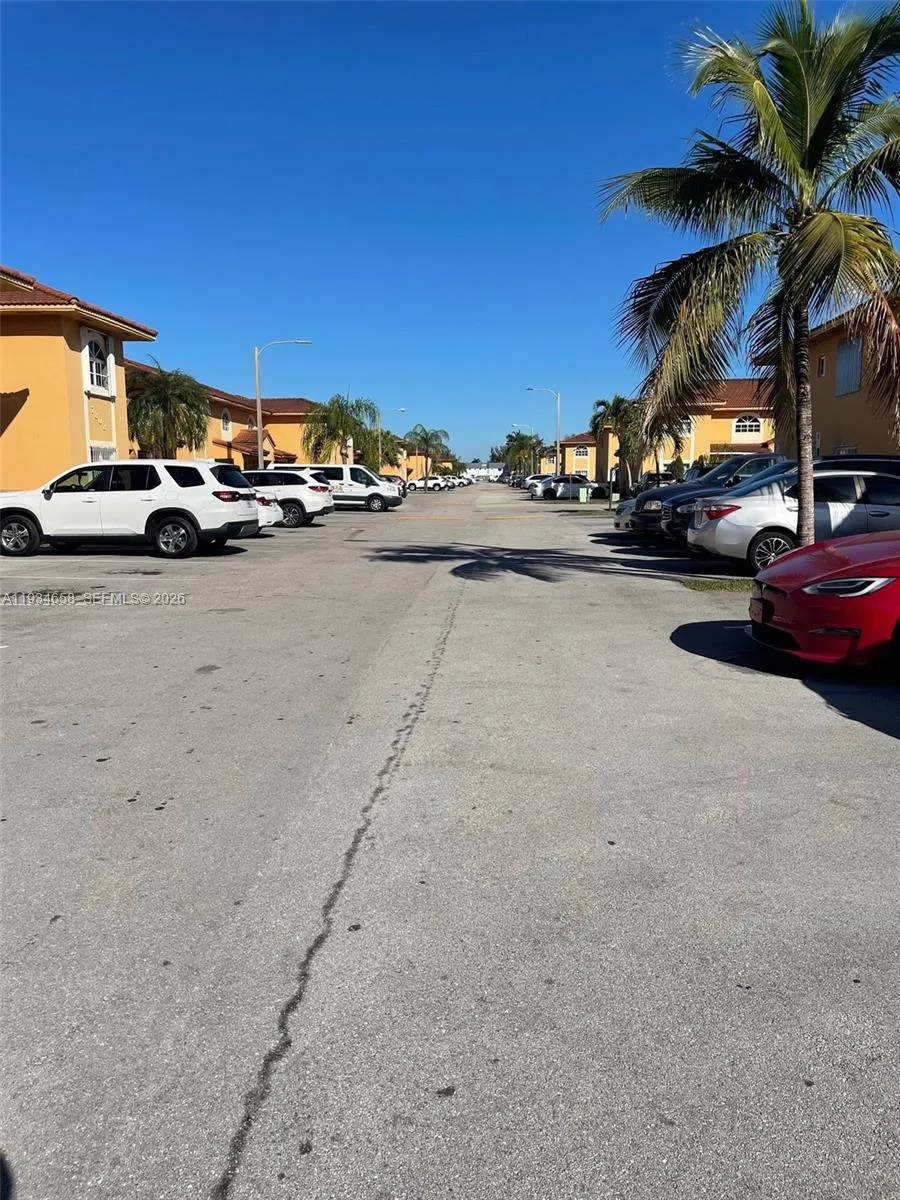 7762 W 34th Ln # 202, Hialeah FL 33018