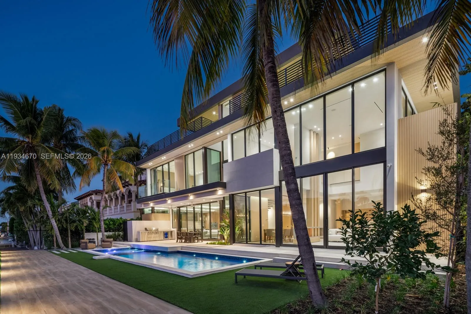 641 Flamingo Dr, Fort Lauderdale FL 33301