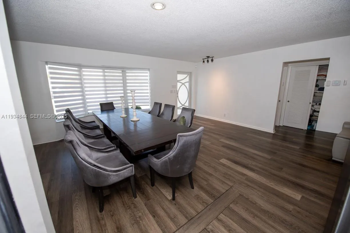 5012 Taft St, Hollywood FL 33021