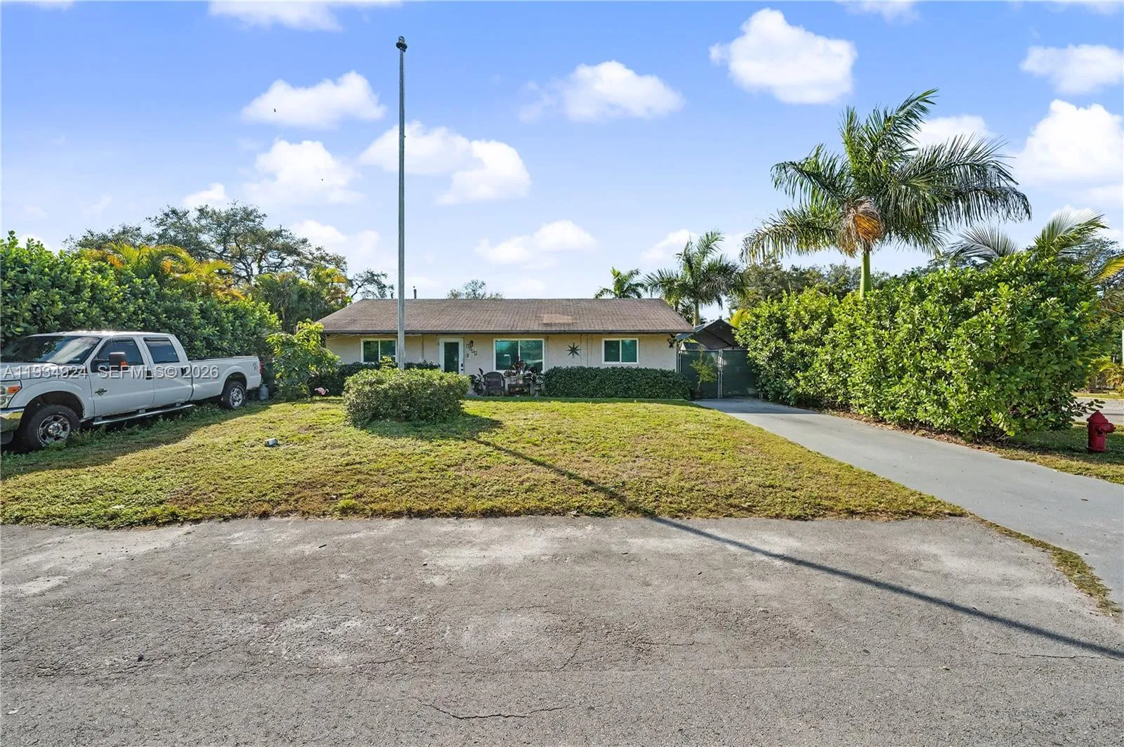 3 bedroom 2 bath for sale at 2864 SW 16th St, Fort Lauderdale FL 33312