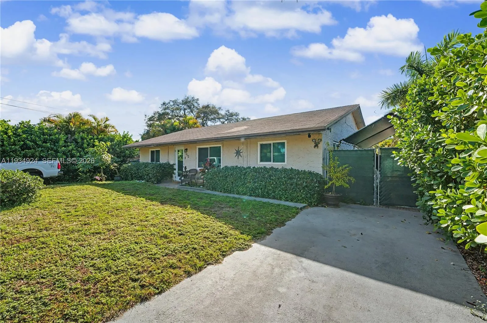 2864 SW 16th St, Fort Lauderdale FL 33312