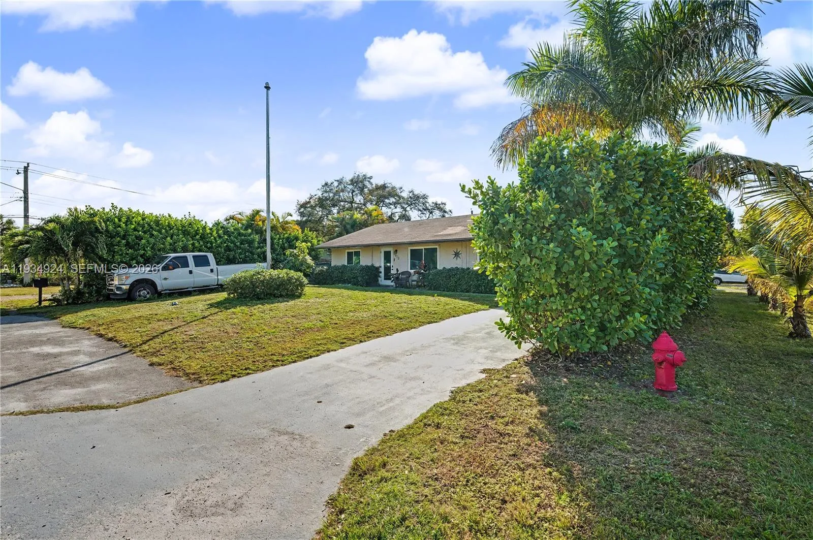 2864 SW 16th St, Fort Lauderdale FL 33312