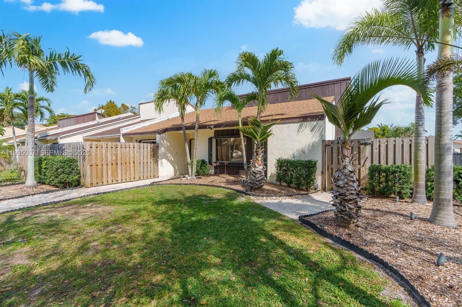 2900 NW 69th Ct, Fort Lauderdale FL 33309