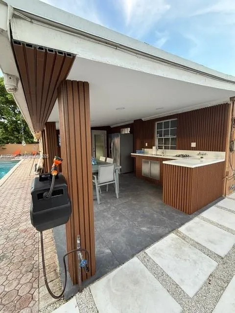 6190 W 14th Ave, Hialeah FL 33012