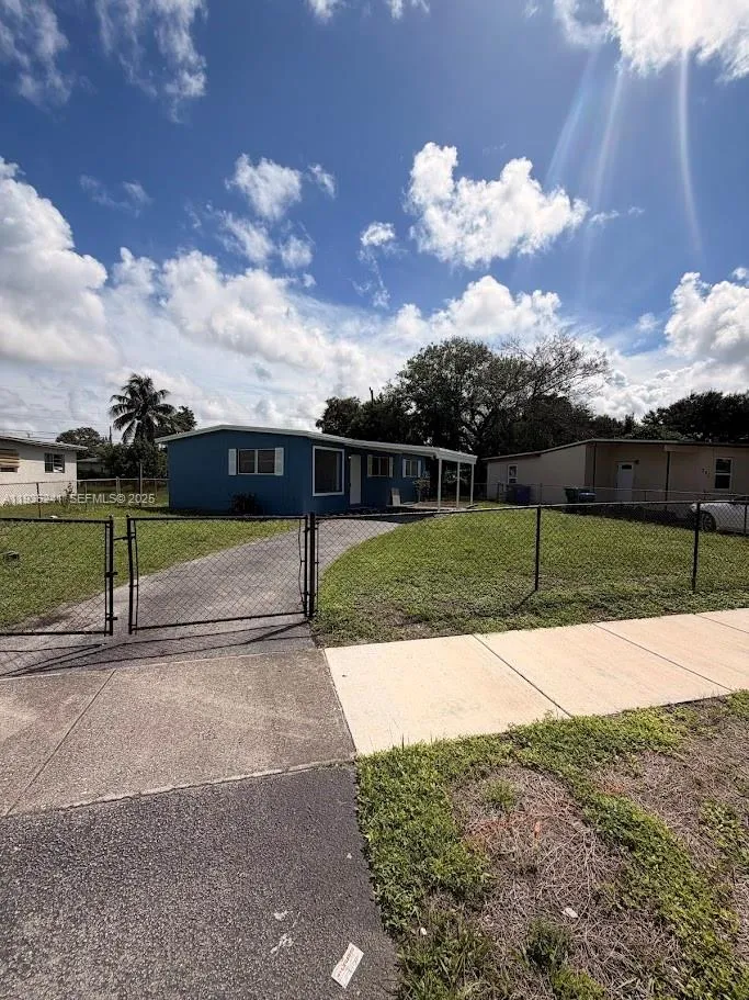 318 NW 30th Terrace, Fort Lauderdale FL 33311