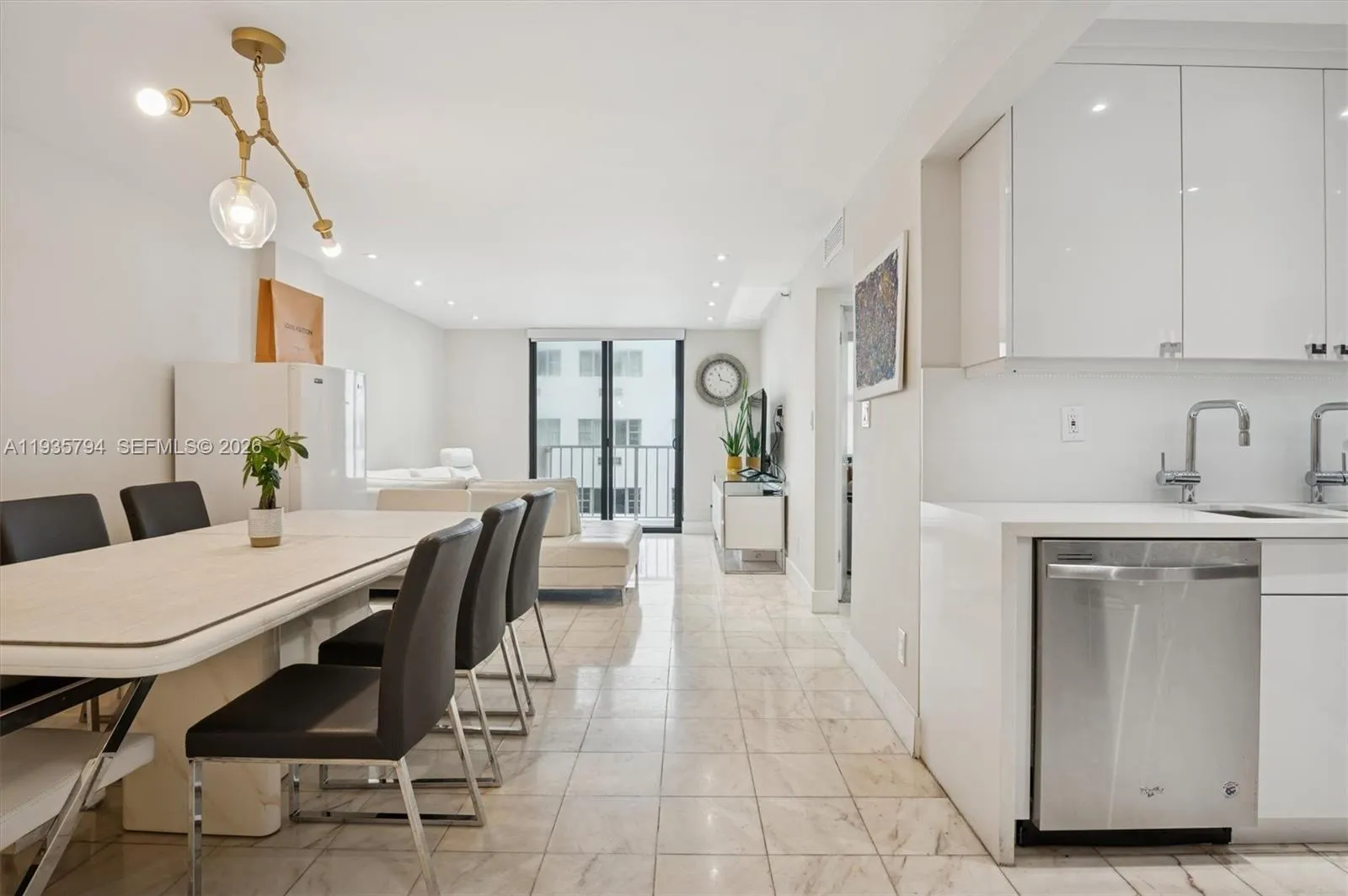 4301 Collins Ave # 403, Miami Beach FL 33140