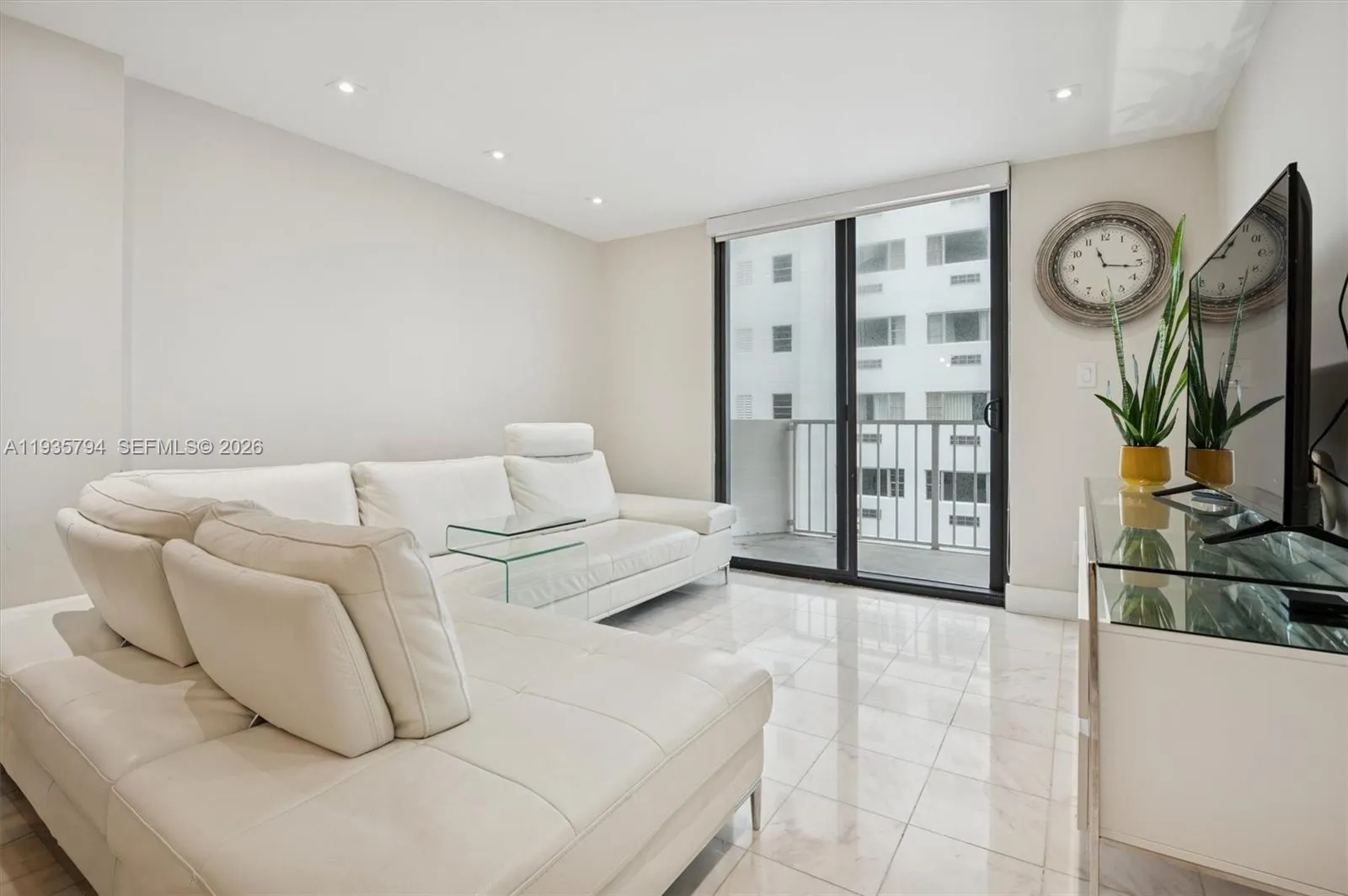 4301 Collins Ave # 403, Miami Beach FL 33140