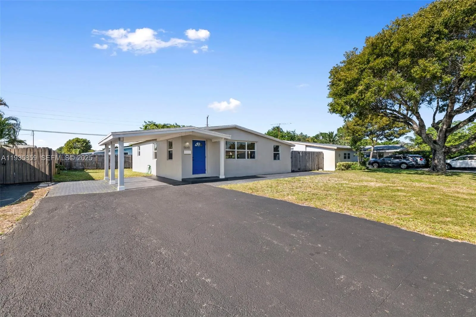 5641 NE 8th Ave, Oakland Park FL 33334