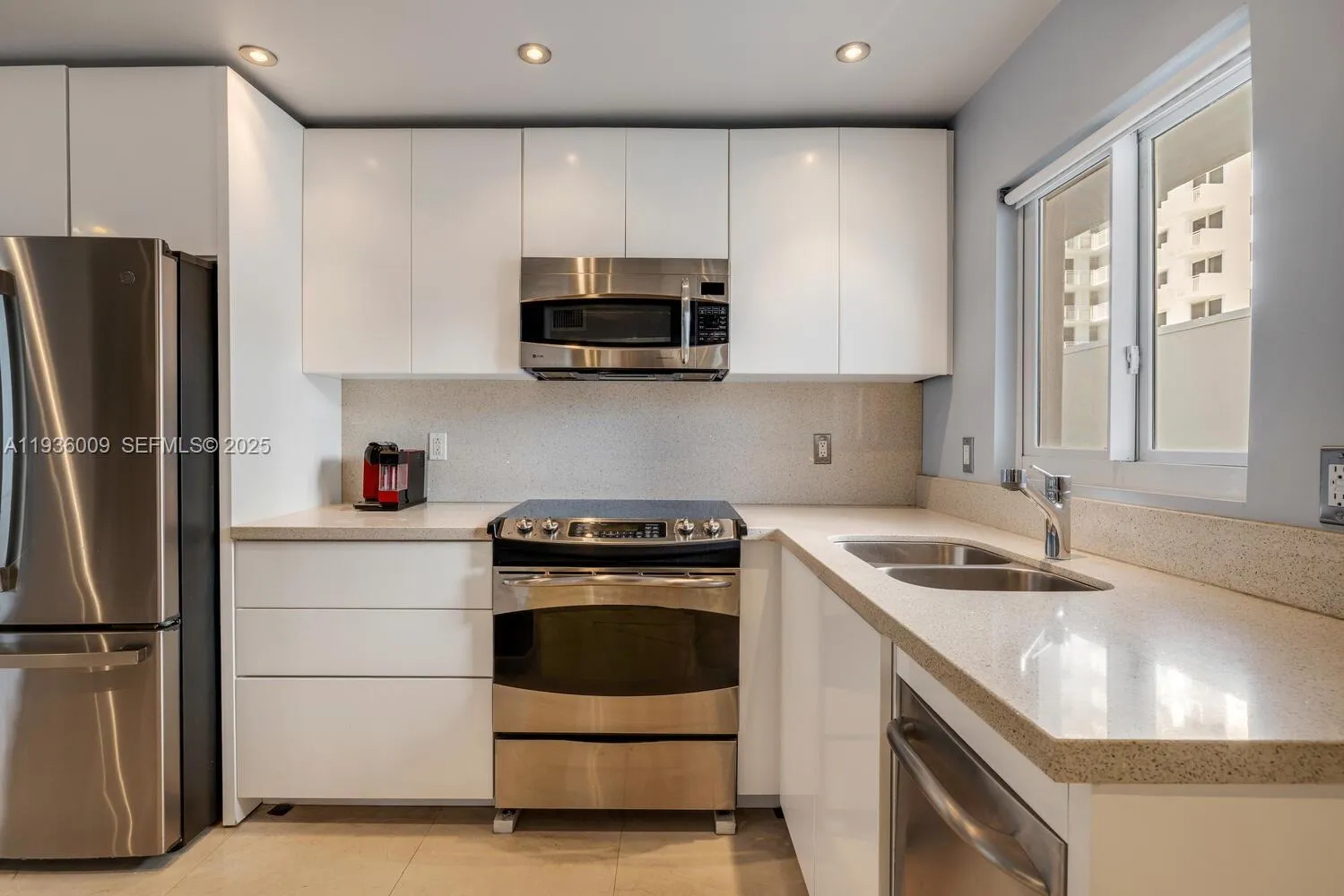 325 Ocean Dr # 409, Miami Beach FL 33139