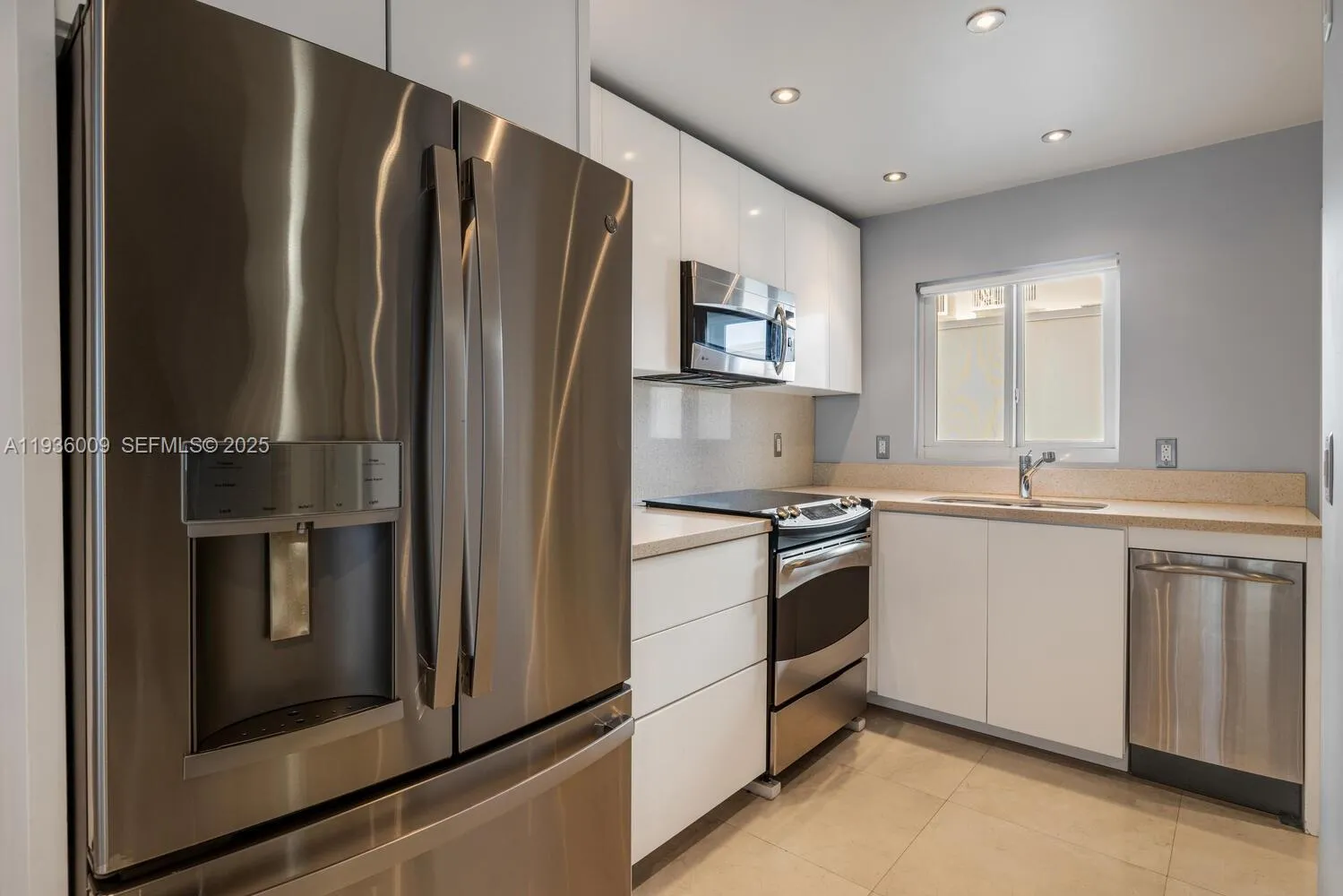 325 Ocean Dr # 409, Miami Beach FL 33139