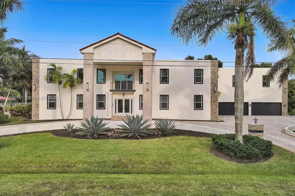 9 bedroom 6 bath for sale at 1430 NW 114th Ave, Plantation FL 33323