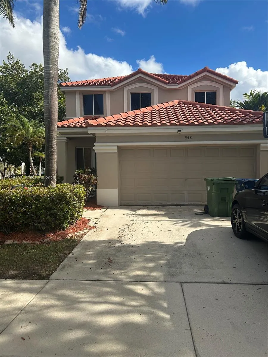 4 bedroom 2 bath for sale at 948 NW Phoenix Way, Weston FL 33327