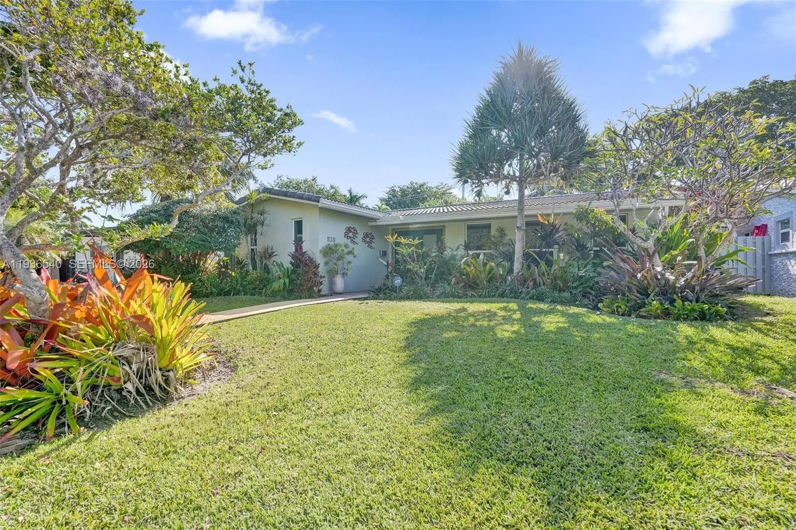 3 bedroom 2 bath for sale at 838 Johnson St, Hollywood FL 33019