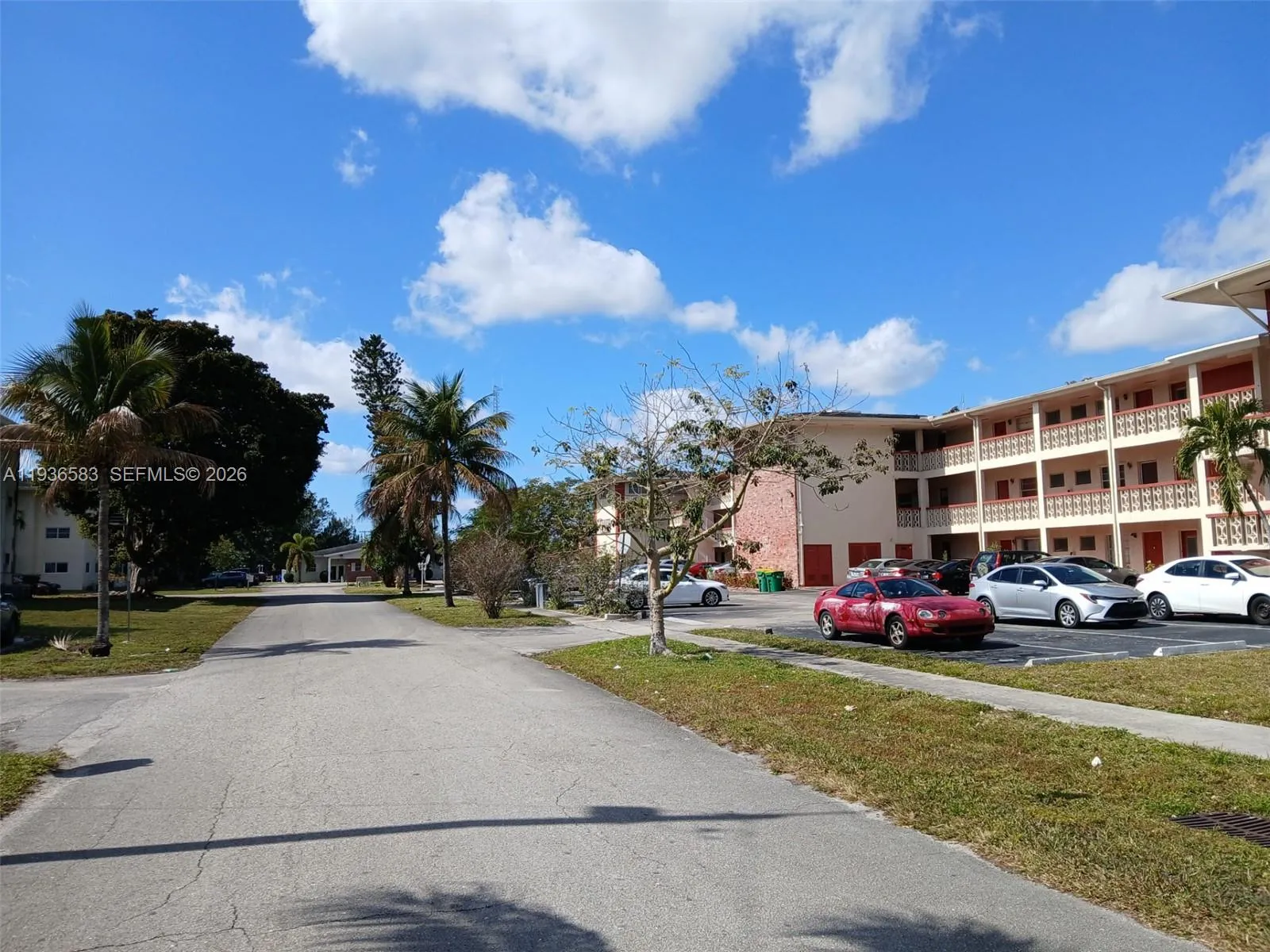 1 bedroom 1 bath for sale at 4751 NW 10th Ct # 310, Plantation FL 33313