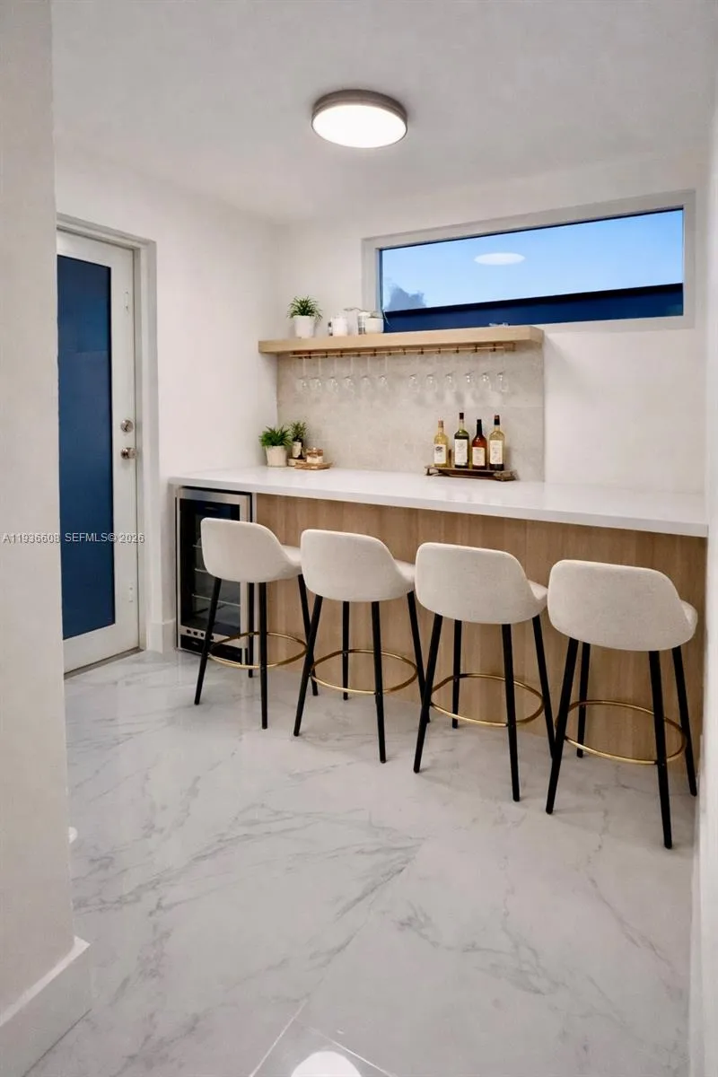 542 E 20th St, Hialeah FL 33013