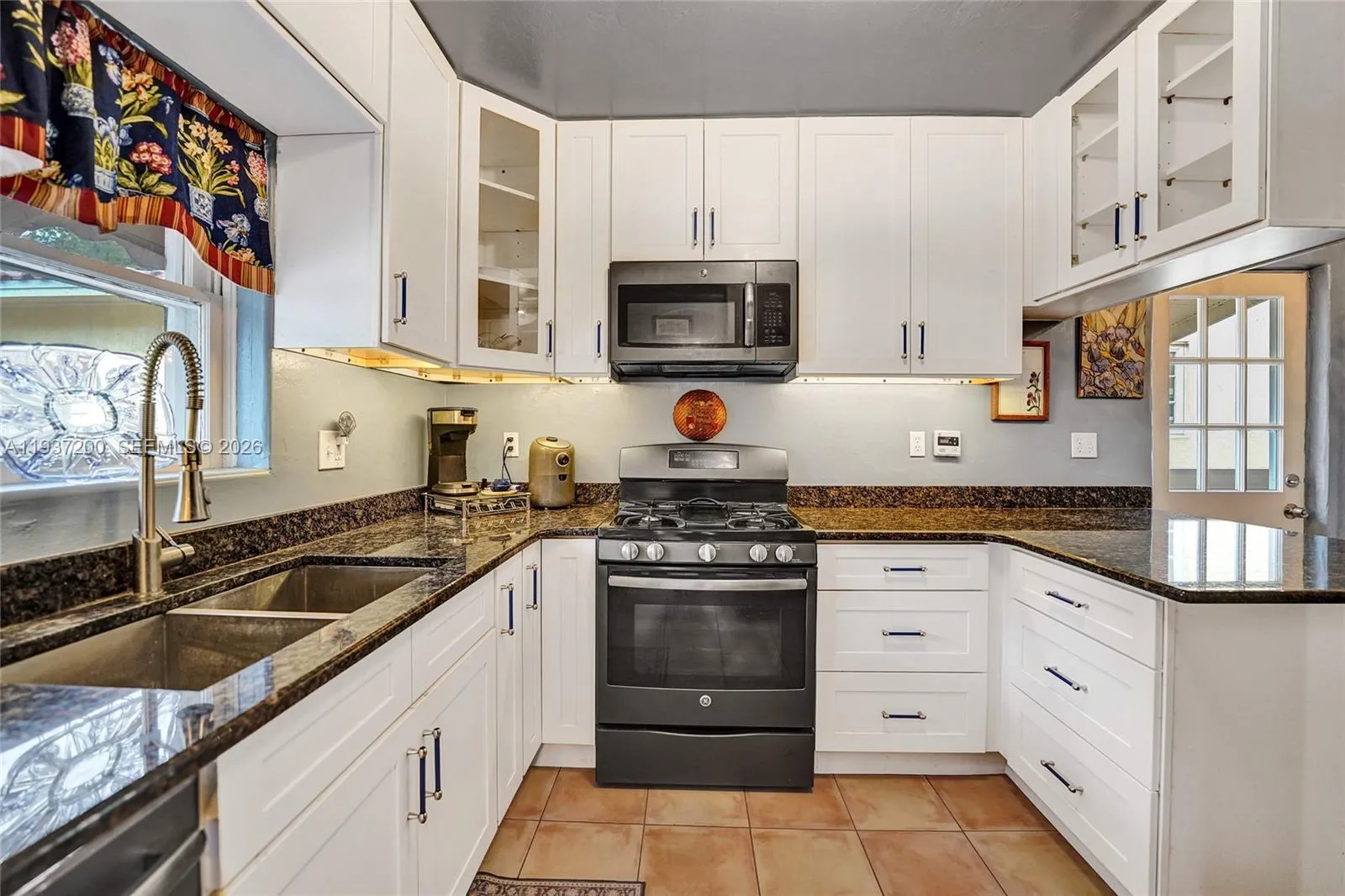 1340 Jackson St, Hollywood FL 33019