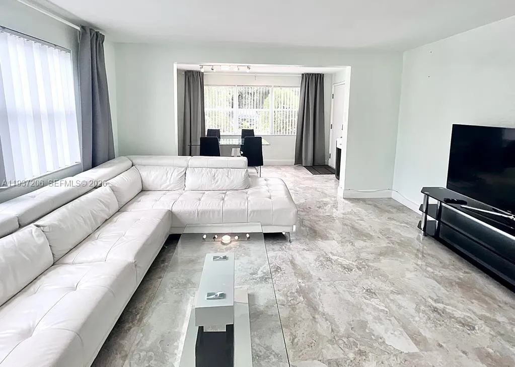 1940 Adams St, Hollywood FL 33020