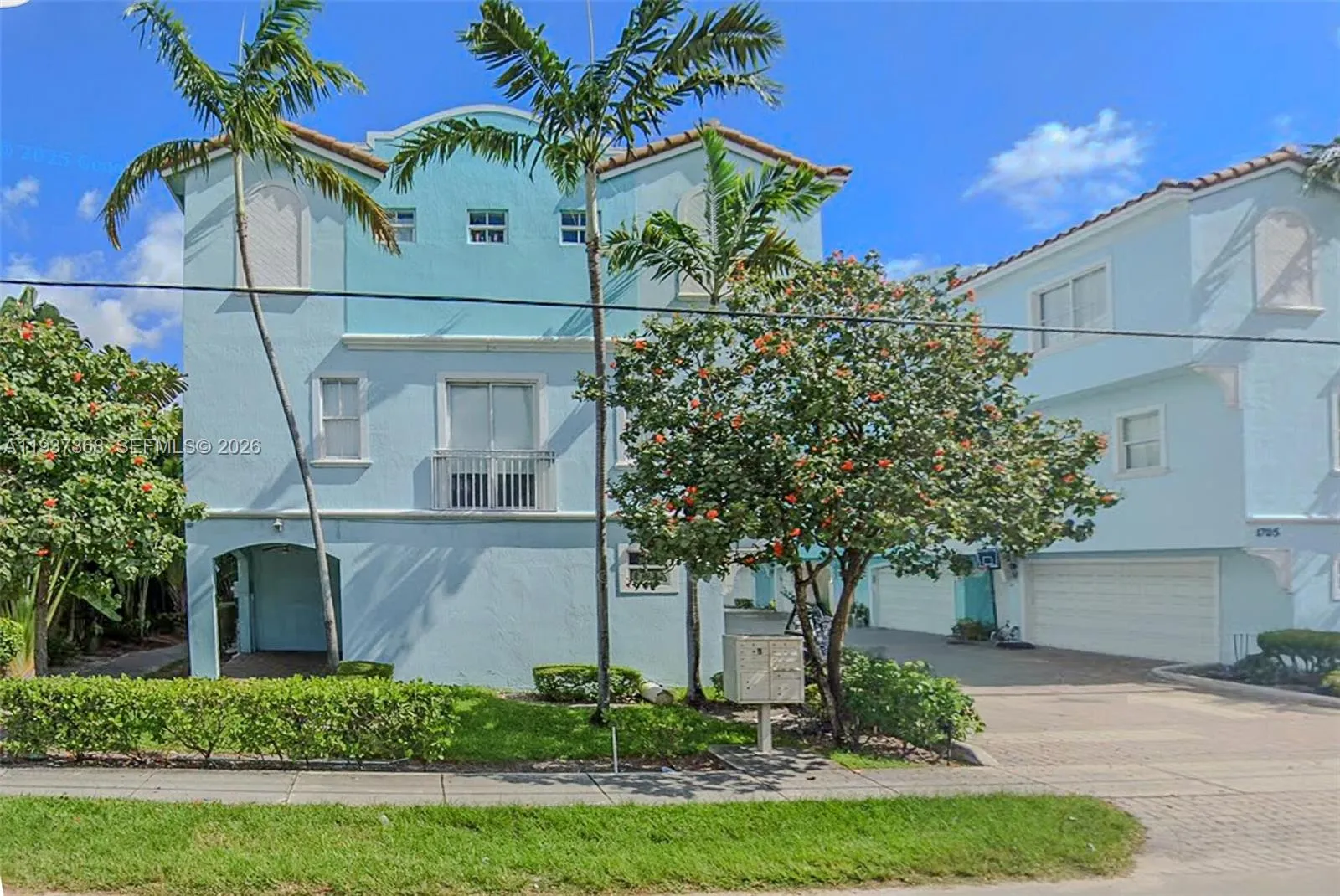 3 bedroom 2 bath for sale at 1705 Johnson St # B, Hollywood FL 33020