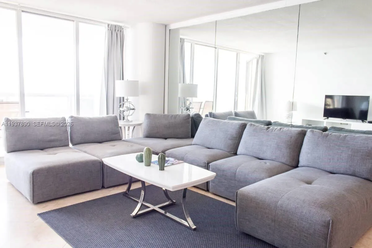 1717 N Bayshore Dr # 4141, Miami FL 33132