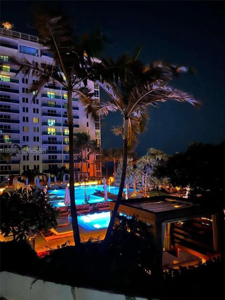 2301 Collins Ave # 423, Miami Beach FL 33139