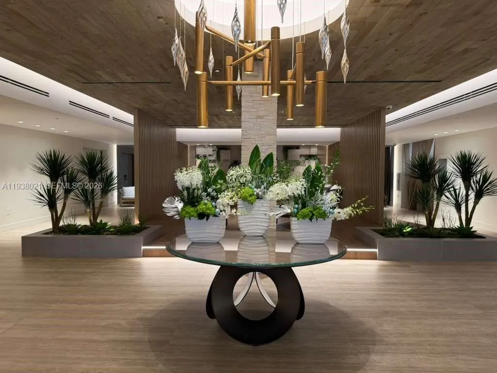 2301 Collins Ave # 423, Miami Beach FL 33139