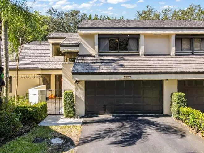 3 bedroom 2 bath for sale at 208 NW 97th Ave # 92, Plantation FL 33324
