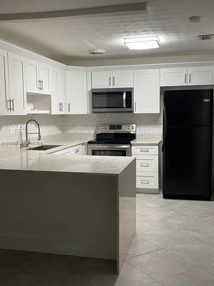 1640 NE 33rd St, Pompano Beach FL 33064