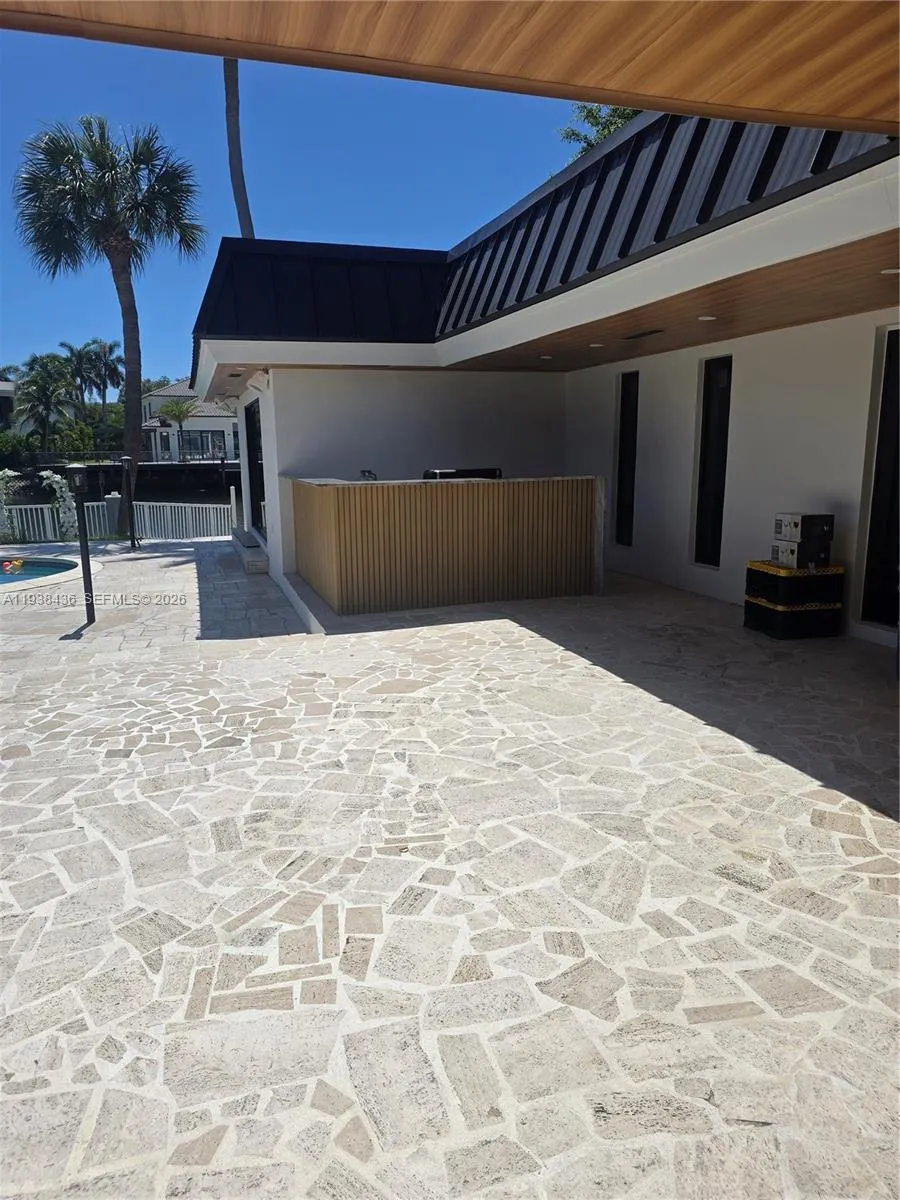 1201 Diplomat Pkwy, Hollywood FL 33019