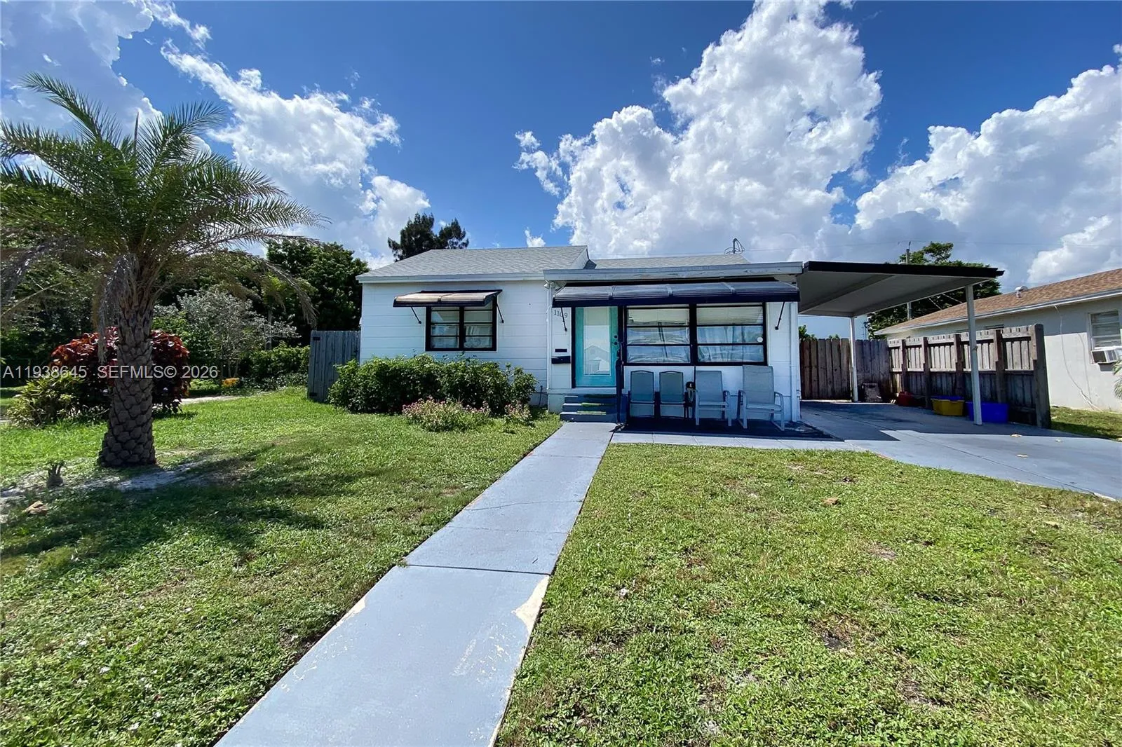 3 bedroom 2 bath for sale at 1109 S M St, Lake Worth FL 33460