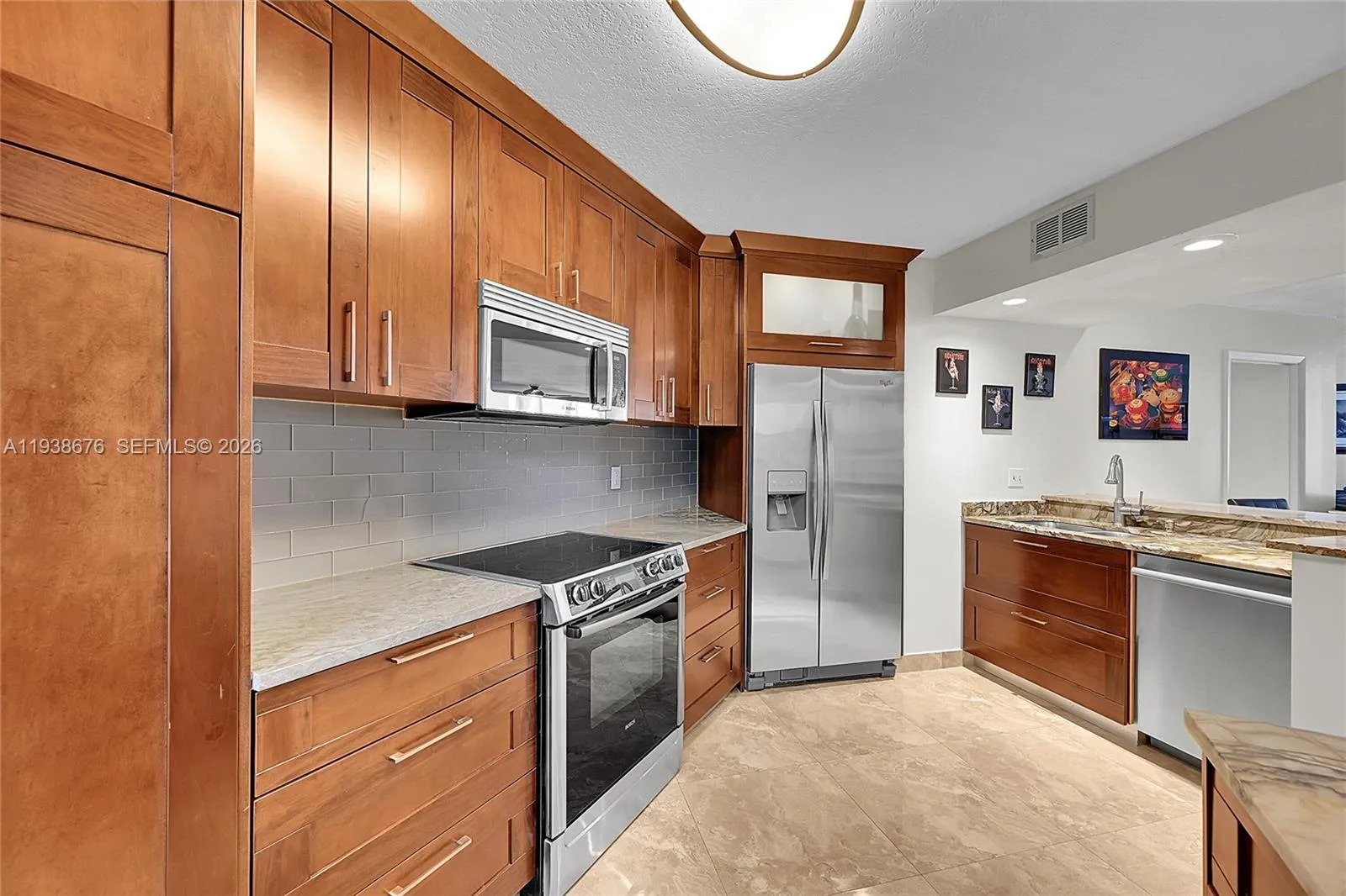 3 bedroom 2 bath for sale at 10501 W Broward Blvd # 311, Plantation FL 33324