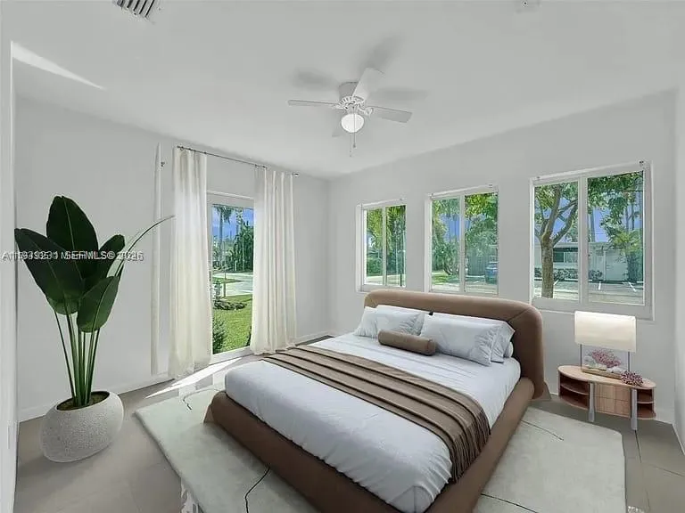 1607 Moffett St, Hollywood FL 33020