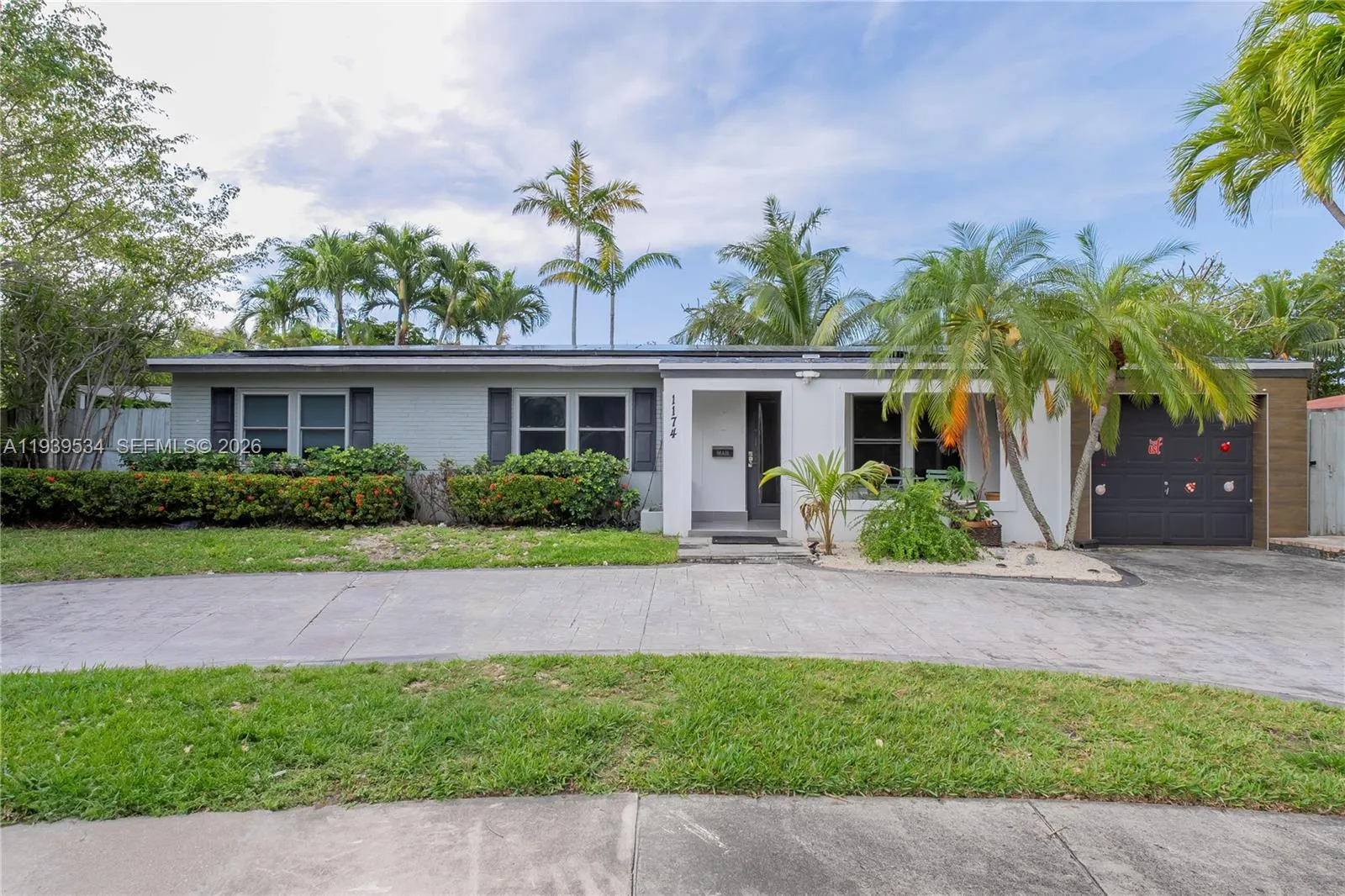 3 bedroom 2 bath for sale at 1174 Garfield St, Hollywood FL 33019