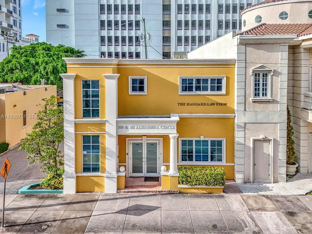 308 Alhambra Cir, Coral Gables FL 33134