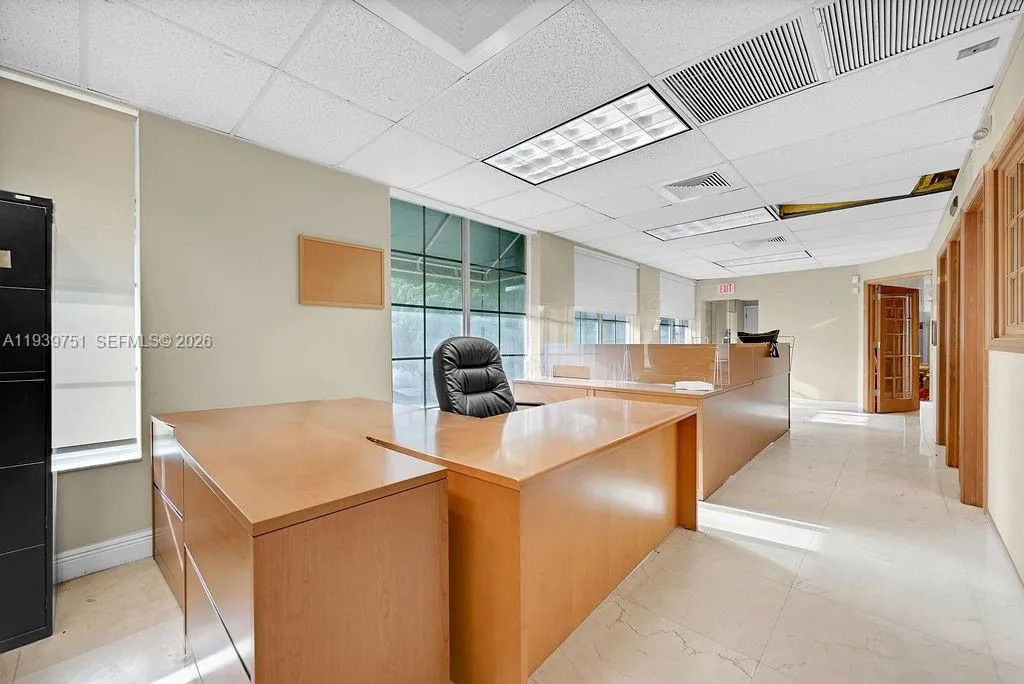 308 Alhambra Cir, Coral Gables FL 33134