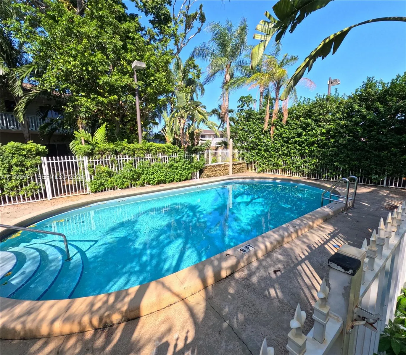 3 bedroom 2 bath for sale at 1423 Holly Heights Dr # 15, Fort Lauderdale FL 33304