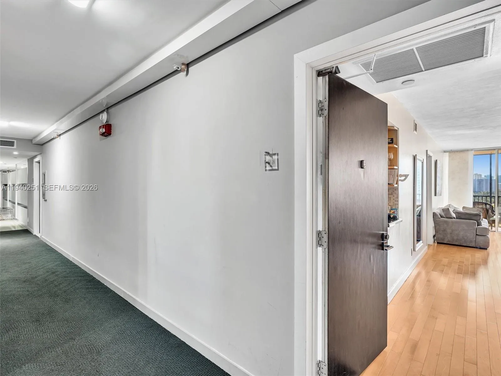 2 bedroom 2 bath for sale at 20379 W Country Club Dr # 1138, Aventura FL 33180