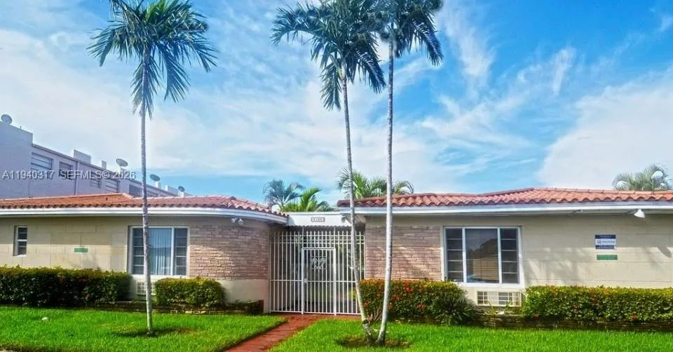 1 bedroom 1 bath for sale at 2160 BayDr # 11, Miami Beach FL 33141