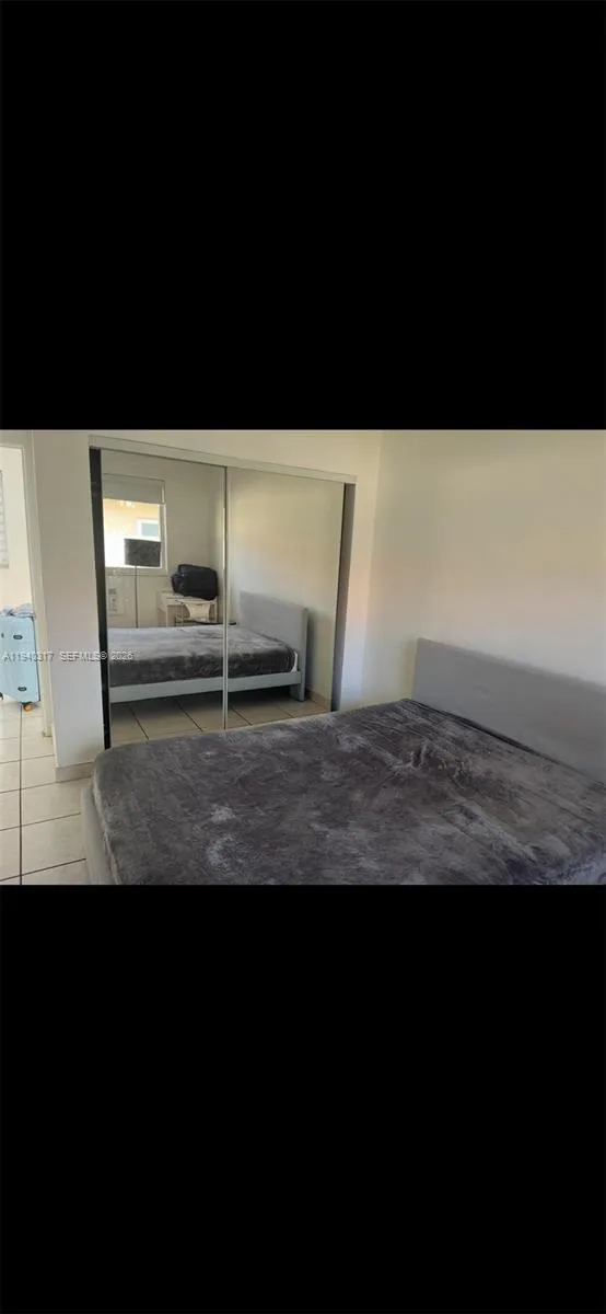 2160 BayDr # 11, Miami Beach FL 33141