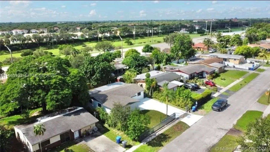 7450 Hope St, Hollywood FL 33024