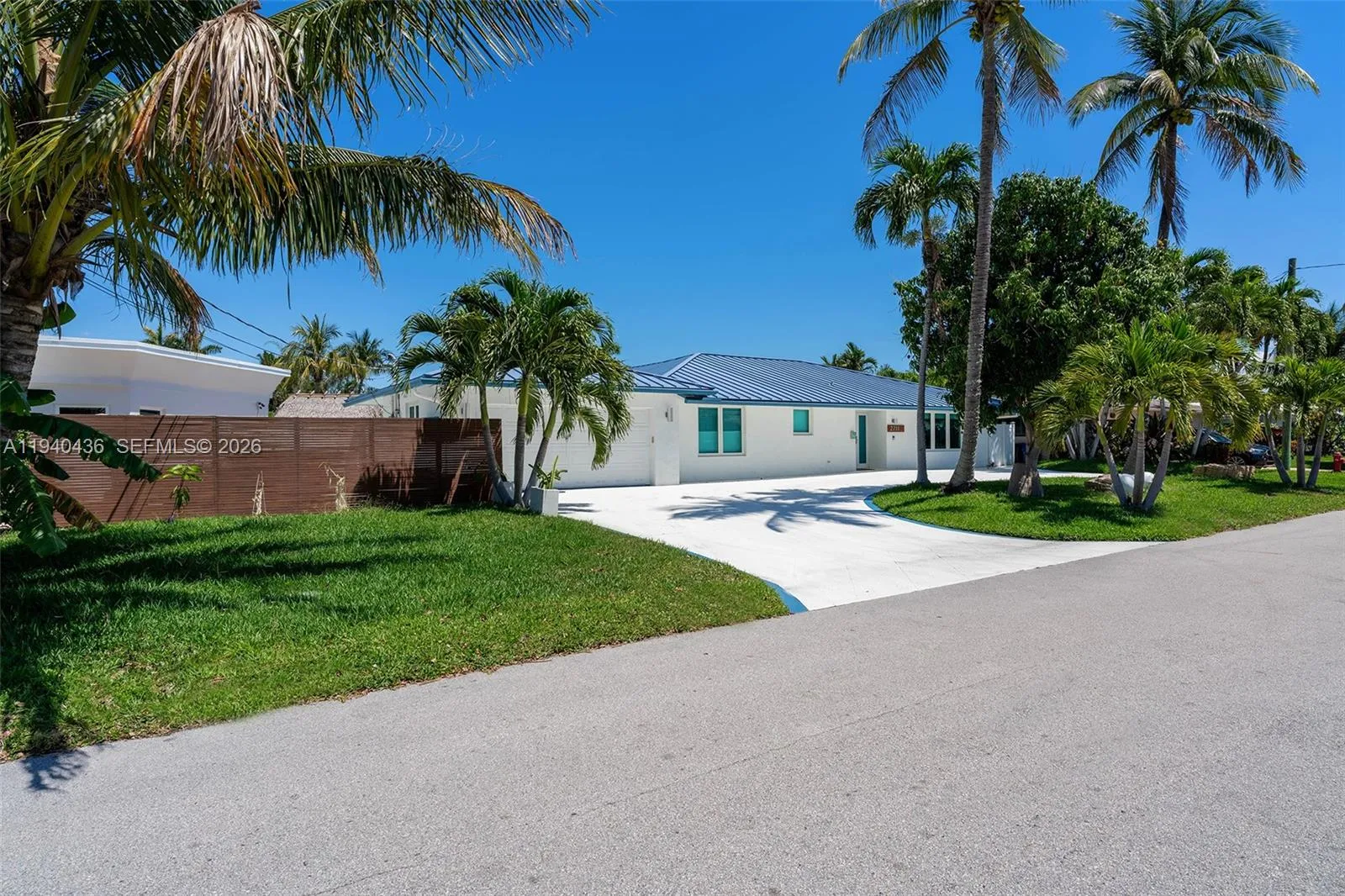 2711 NE 57th Ct, Fort Lauderdale FL 33308