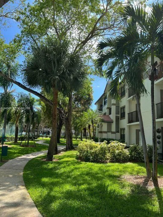 550 S Park Rd # 8, Hollywood FL 33021