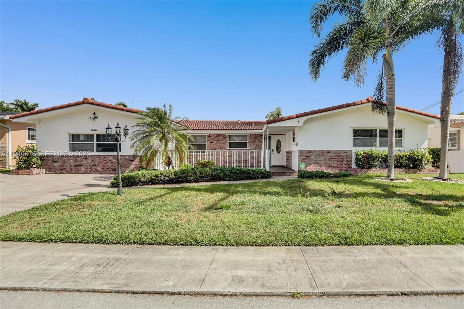 2827 Arthur St, Hollywood FL 33020