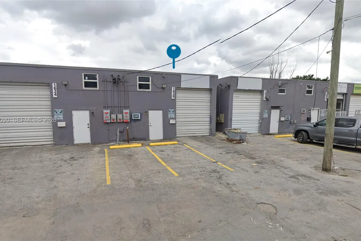 1626 W 33rd Pl, Hialeah FL 33012