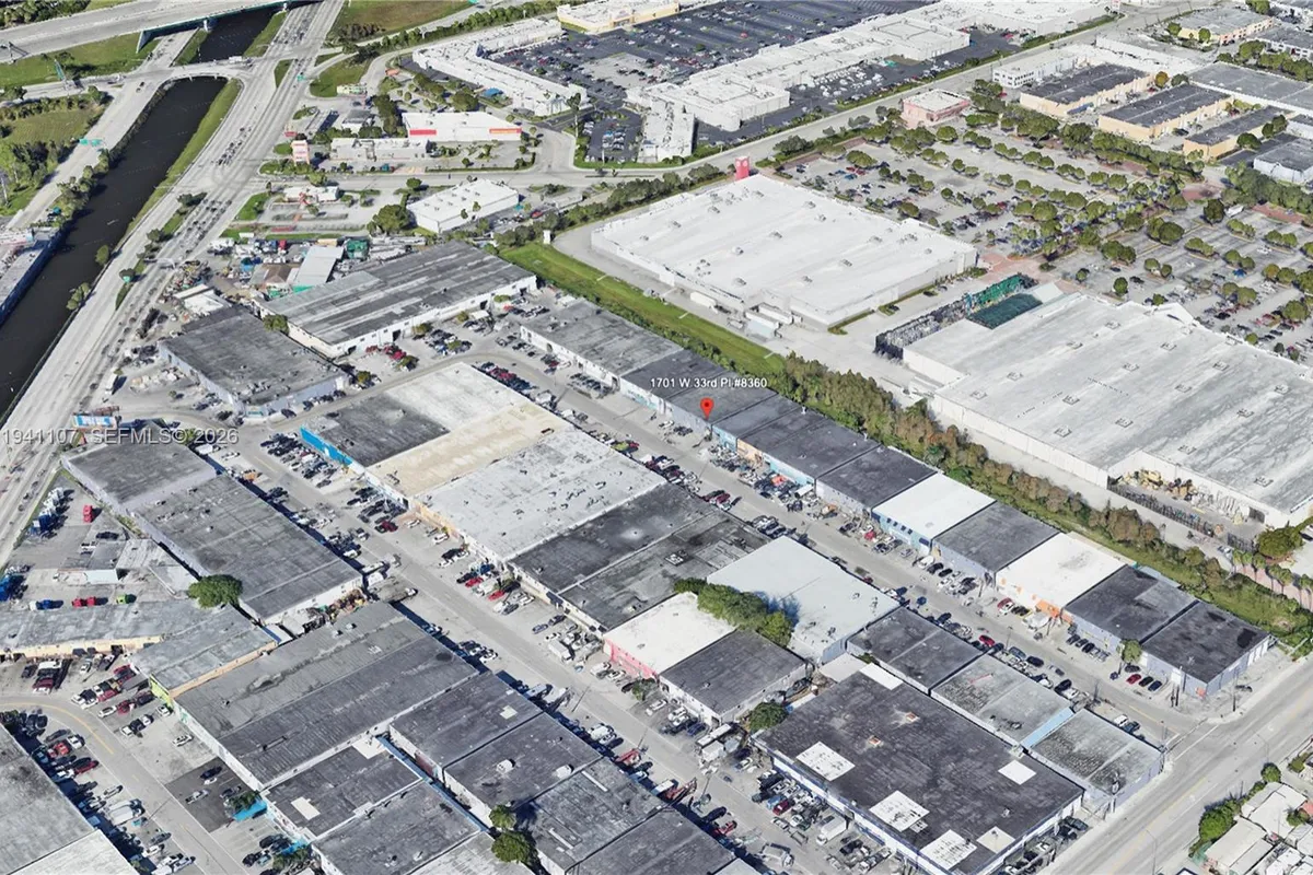 1701 W 33rd Pl, Hialeah FL 33012
