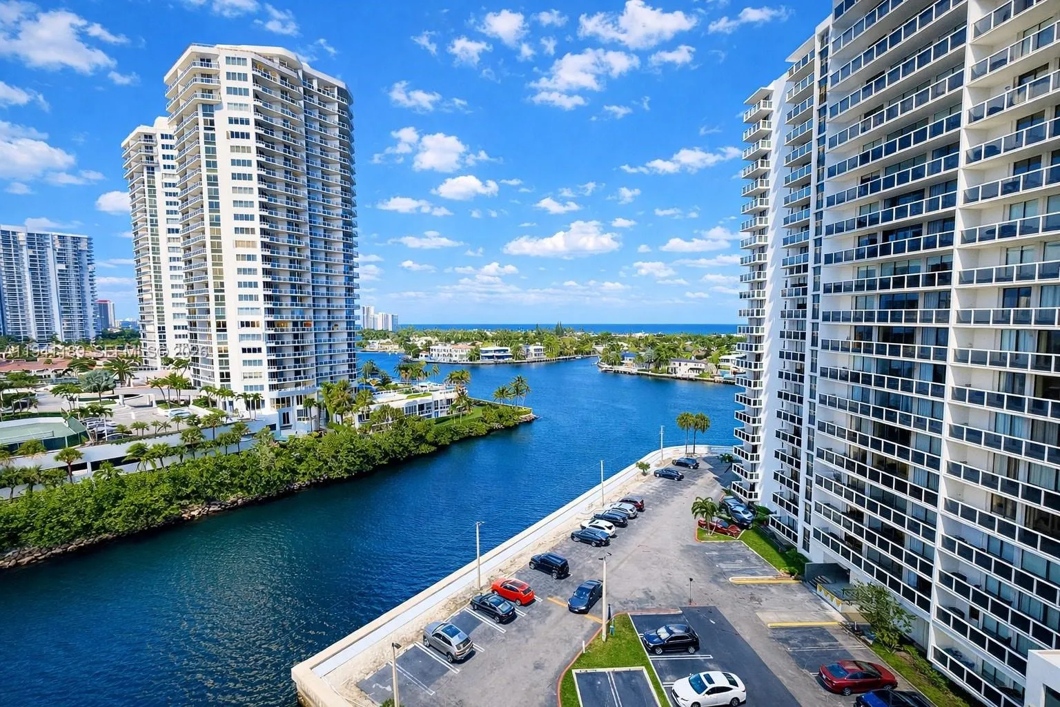 2 bedroom 2 bath for sale at 20505 E Country Club Dr # 1033, Aventura FL 33180