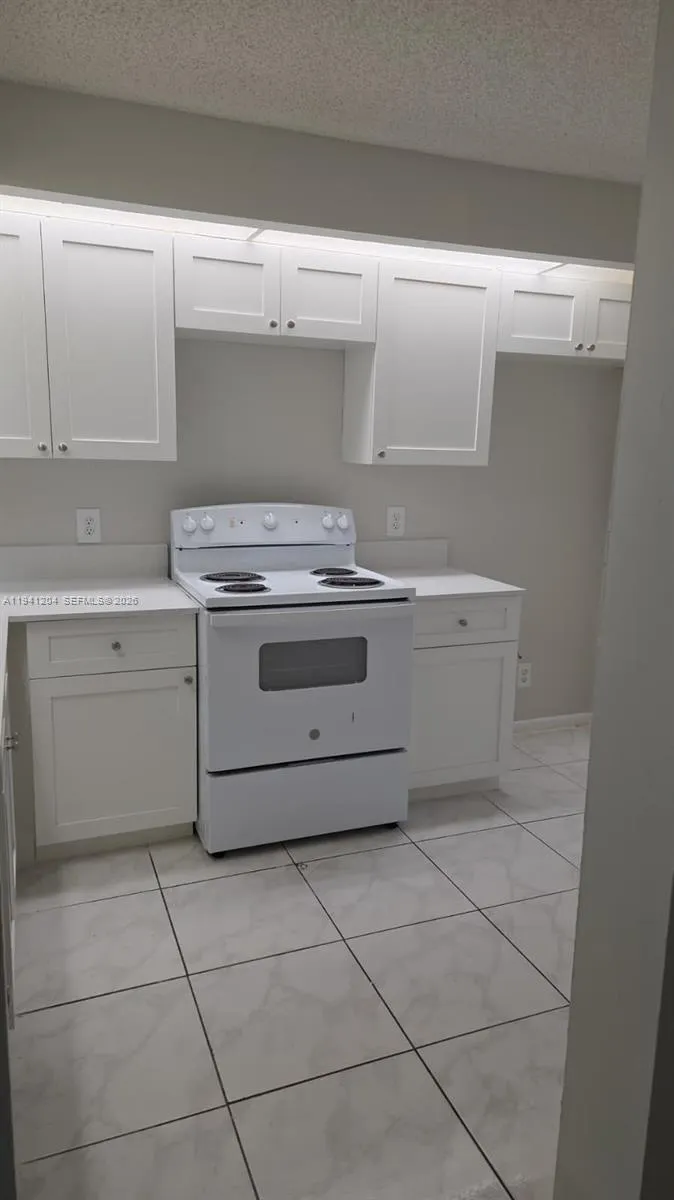 202 Lake Pointe Dr # 204, Oakland Park FL 33309