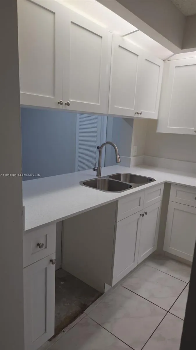 202 Lake Pointe Dr # 204, Oakland Park FL 33309