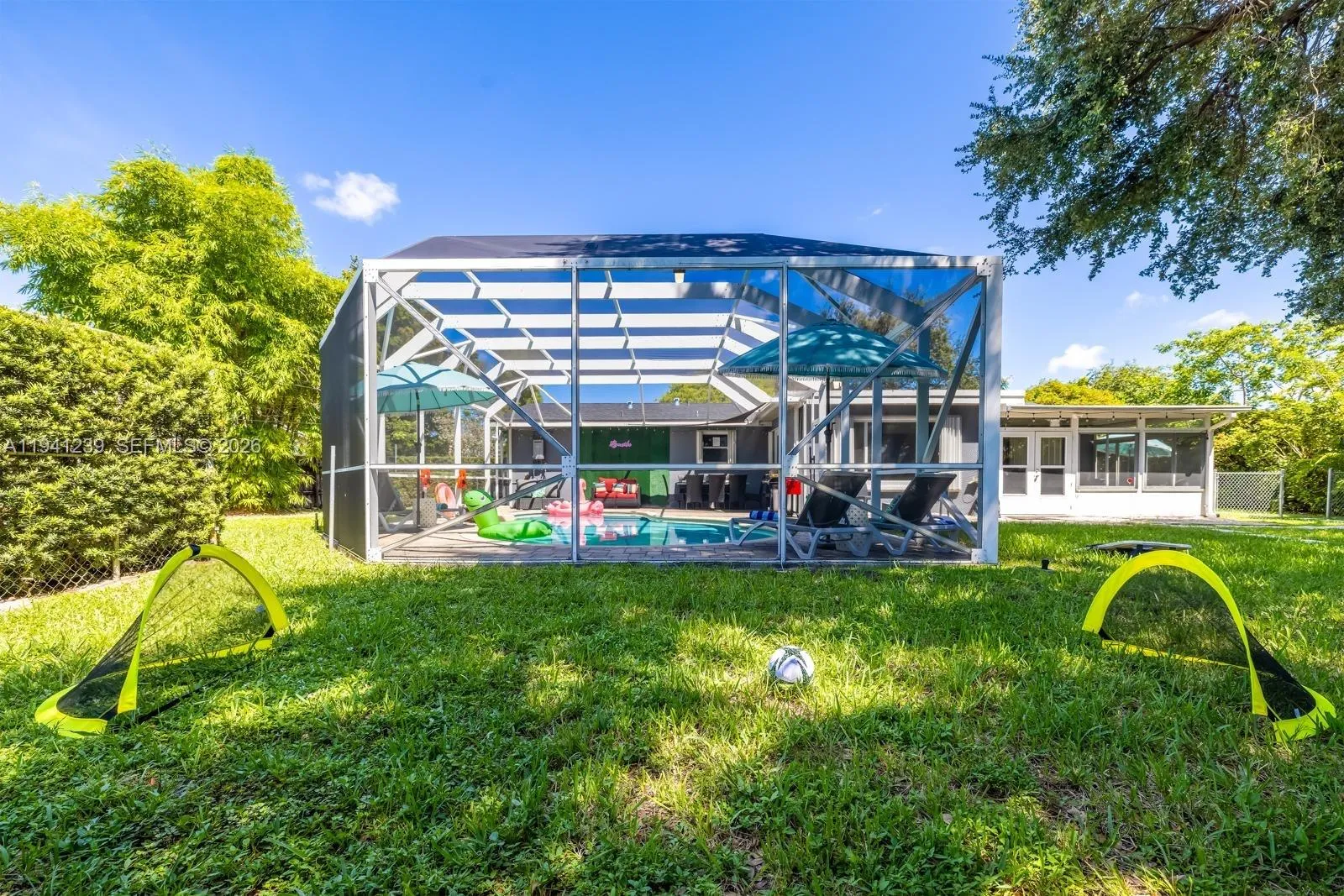 312 N Luna Ct, Hollywood FL 33021